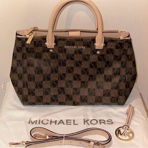 LIKE NEW Michael Kors Handbag + Strap & Dustbag